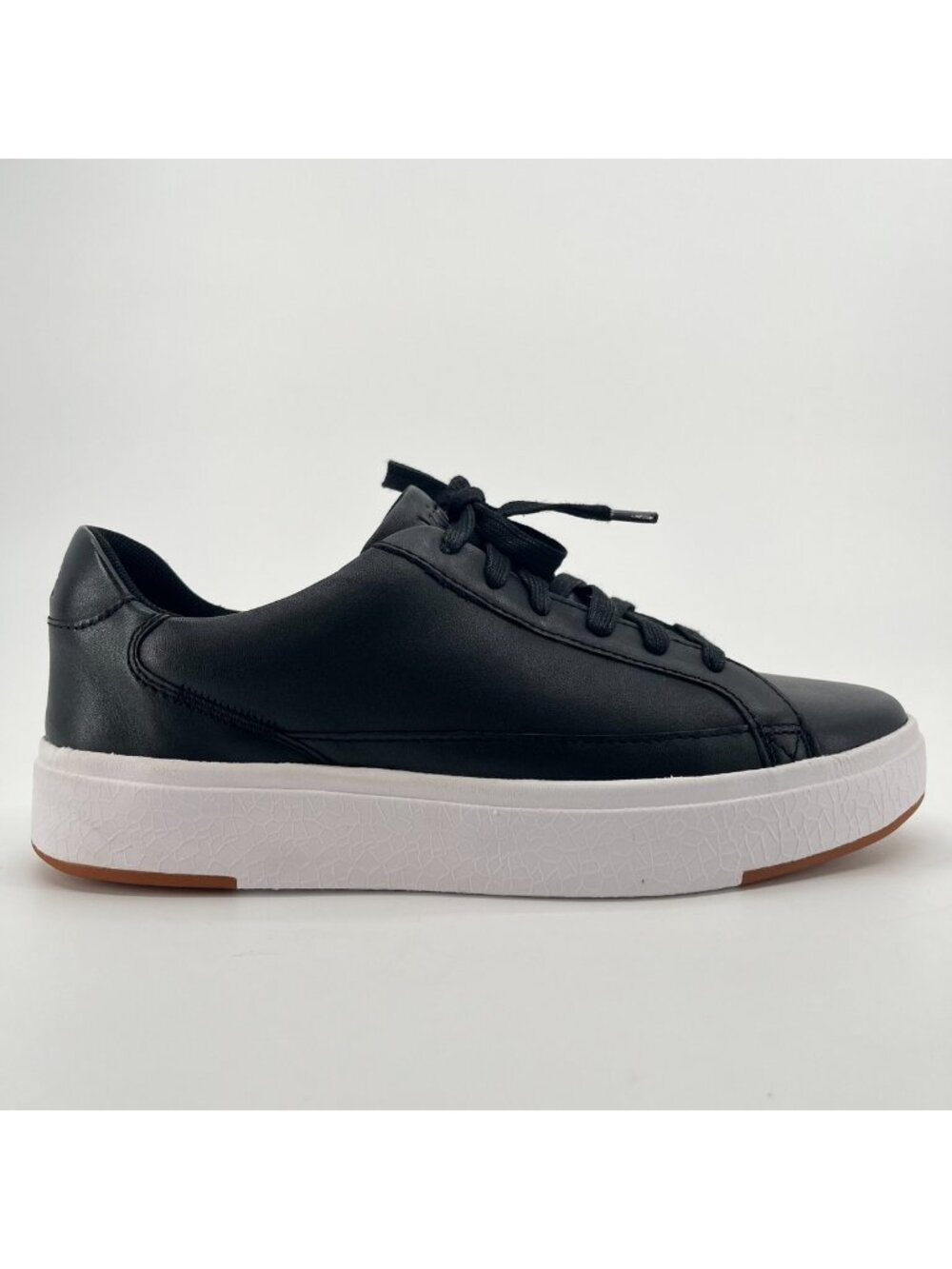 Kizik Vegas Womens Size 8.5EE Black Athletic Leather Hands Free Shoes Sneakers